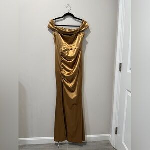 Elegant Gold Off-Shoulder Evening Gown